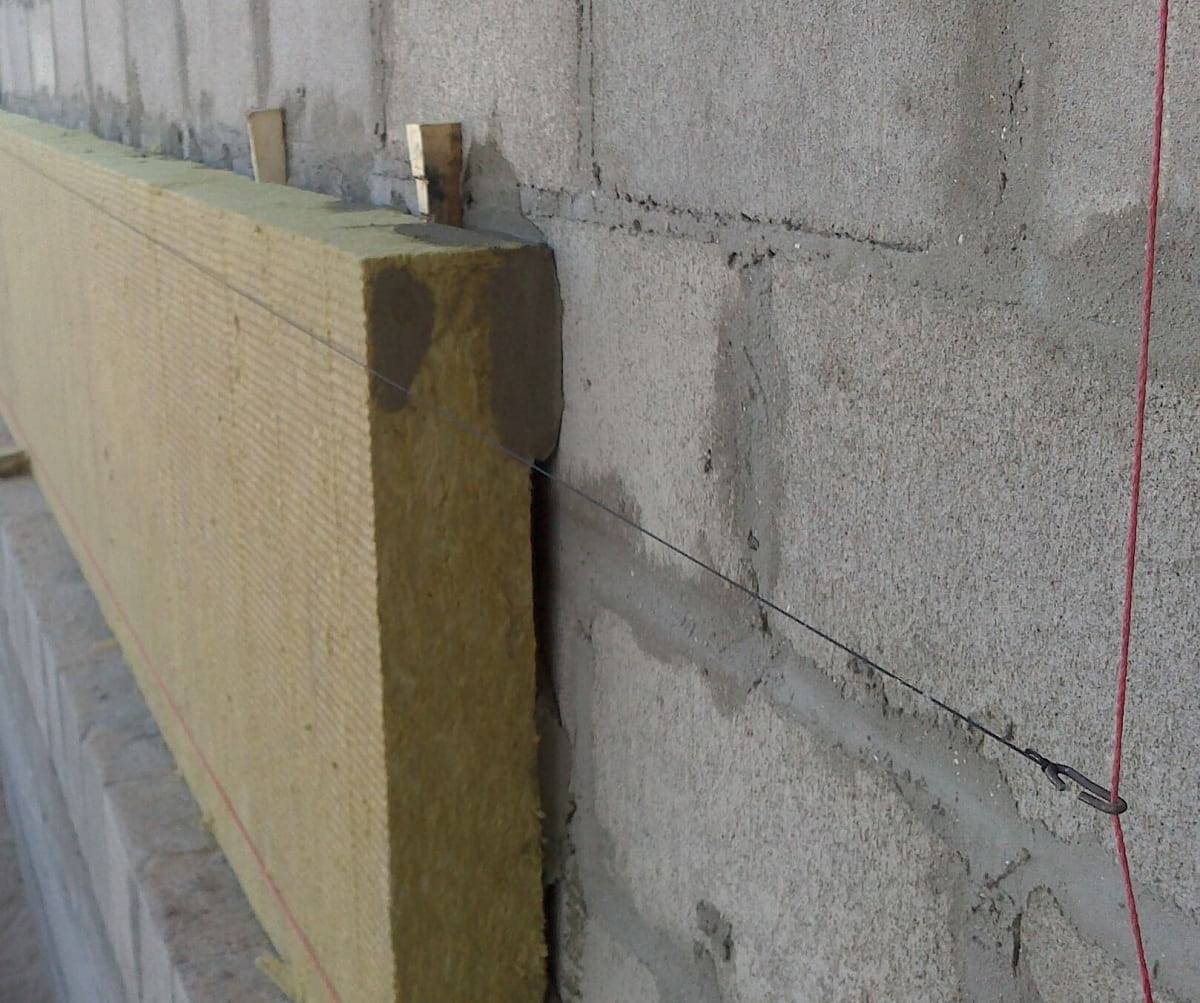 Нужно ли утеплять стены из газобетона? и как их утепляют? на сайте недвио