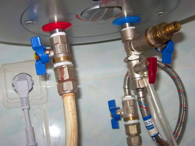 Слив воды из водонагревателя: порядок действий процедуры и как сливать всю воду из бойлера без остатка
