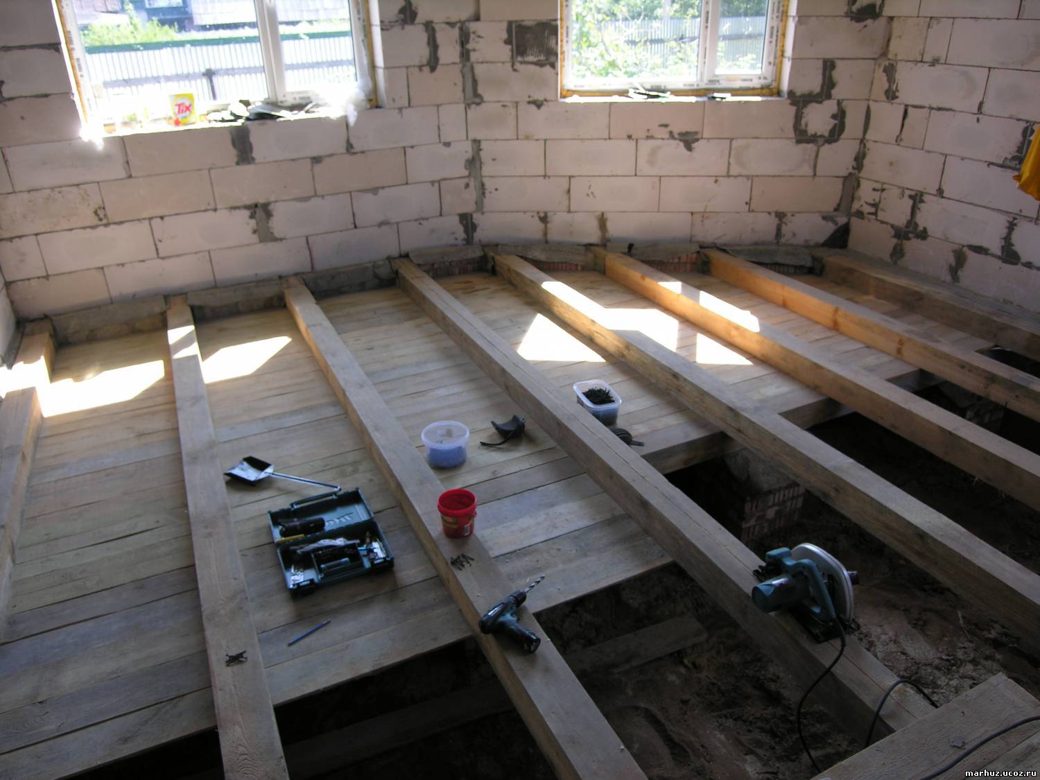 Как сделать двойной пол в деревянном доме - преимущества и последовательность работ по установке