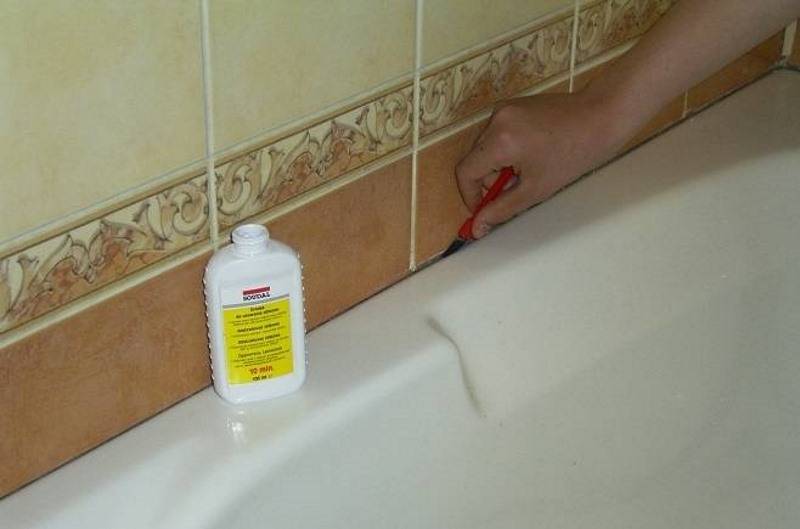 Как очистить герметик от ванны и плитки. чем отмыть силиконовый герметик: самые эффективные способы