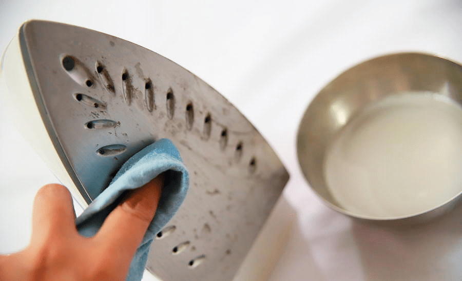 Чем очистить утюг в домашних условиях от накипи, нагара, пригоревшей ткани
