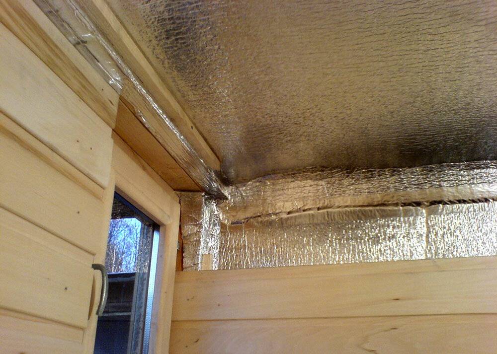 Как утеплить потолок в деревянном доме: как это сделать правильно