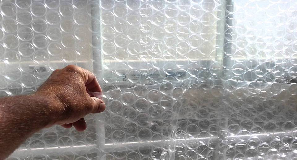 Воздушно-пузырьковая пленка – надежный укрывной материал для парниковых растений