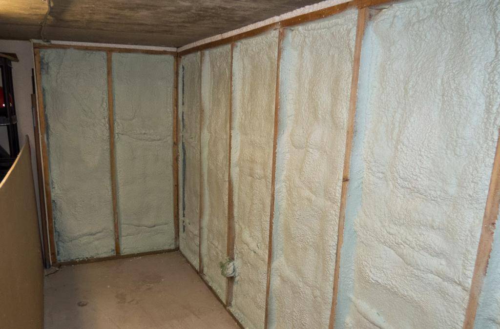Как утеплить стену в угловой квартире изнутри, как это сделать правильно в панельном доме