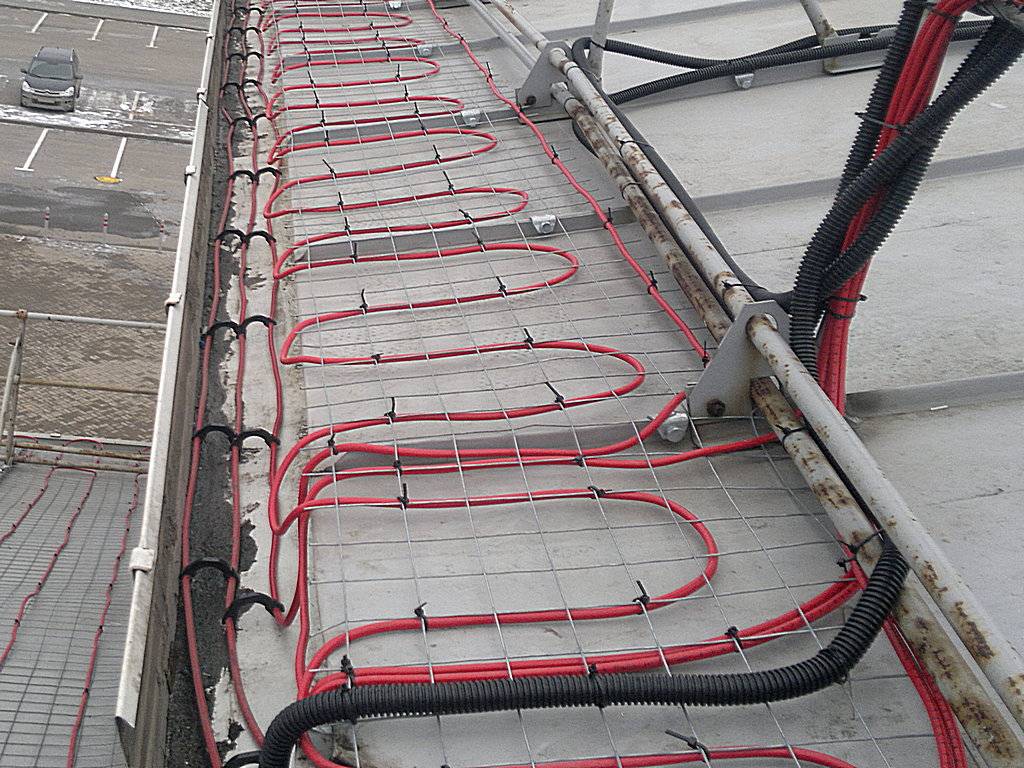 Руководство по установке и обслуживанию кабельных систем обогрева крыш и водостоков