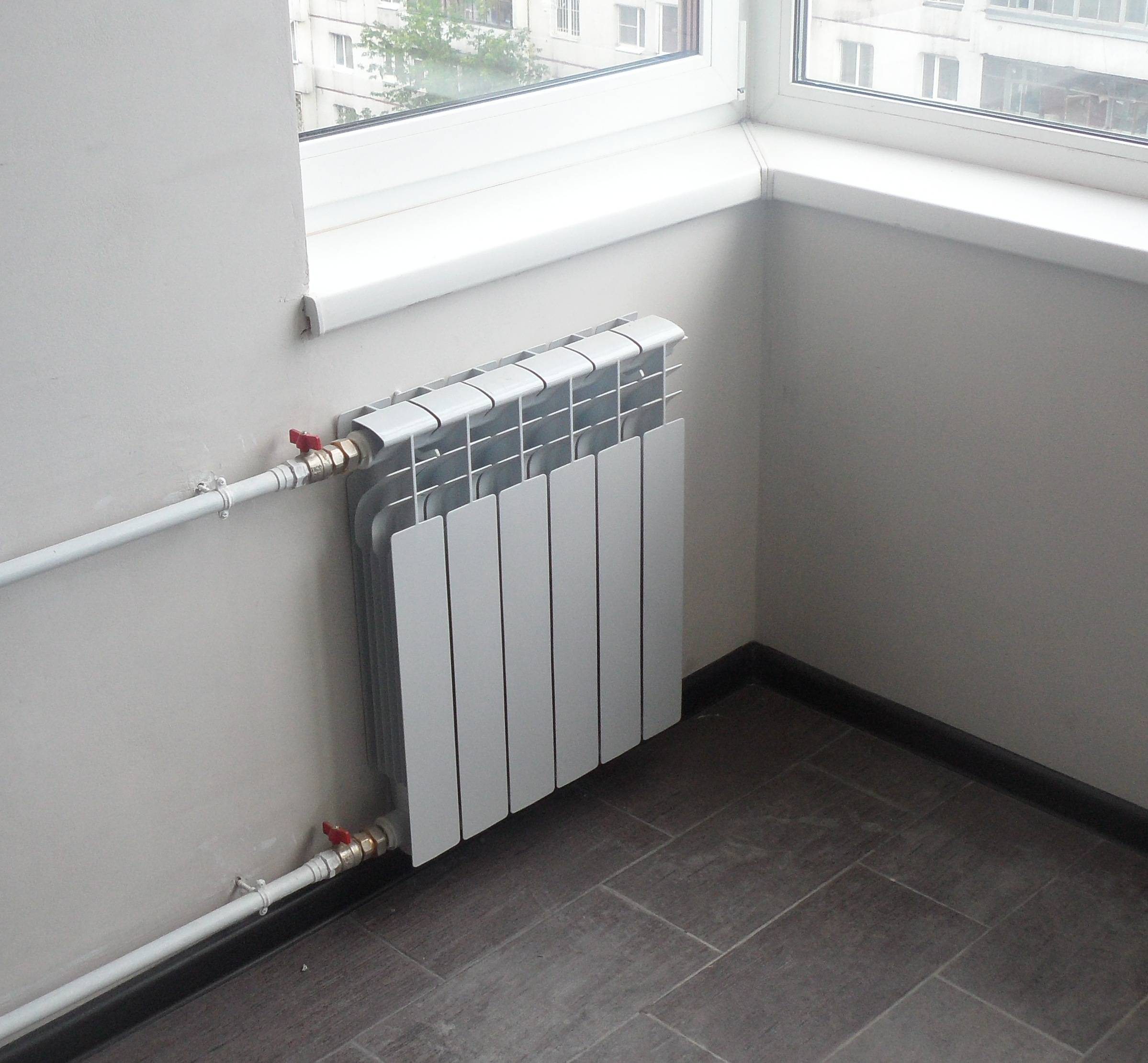 Какие радиаторы отопления лучше для частного дома - разбираемся в ассортименте изделий