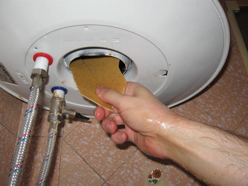 Как почистить бойлер или водонагреватель от накипи в домашних условиях